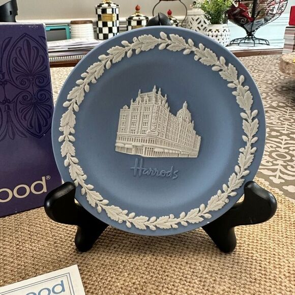 Wedgwood Blue Jasperware Harrods Trinket Dish Plate‎ England in Box - Picture 2 of 8